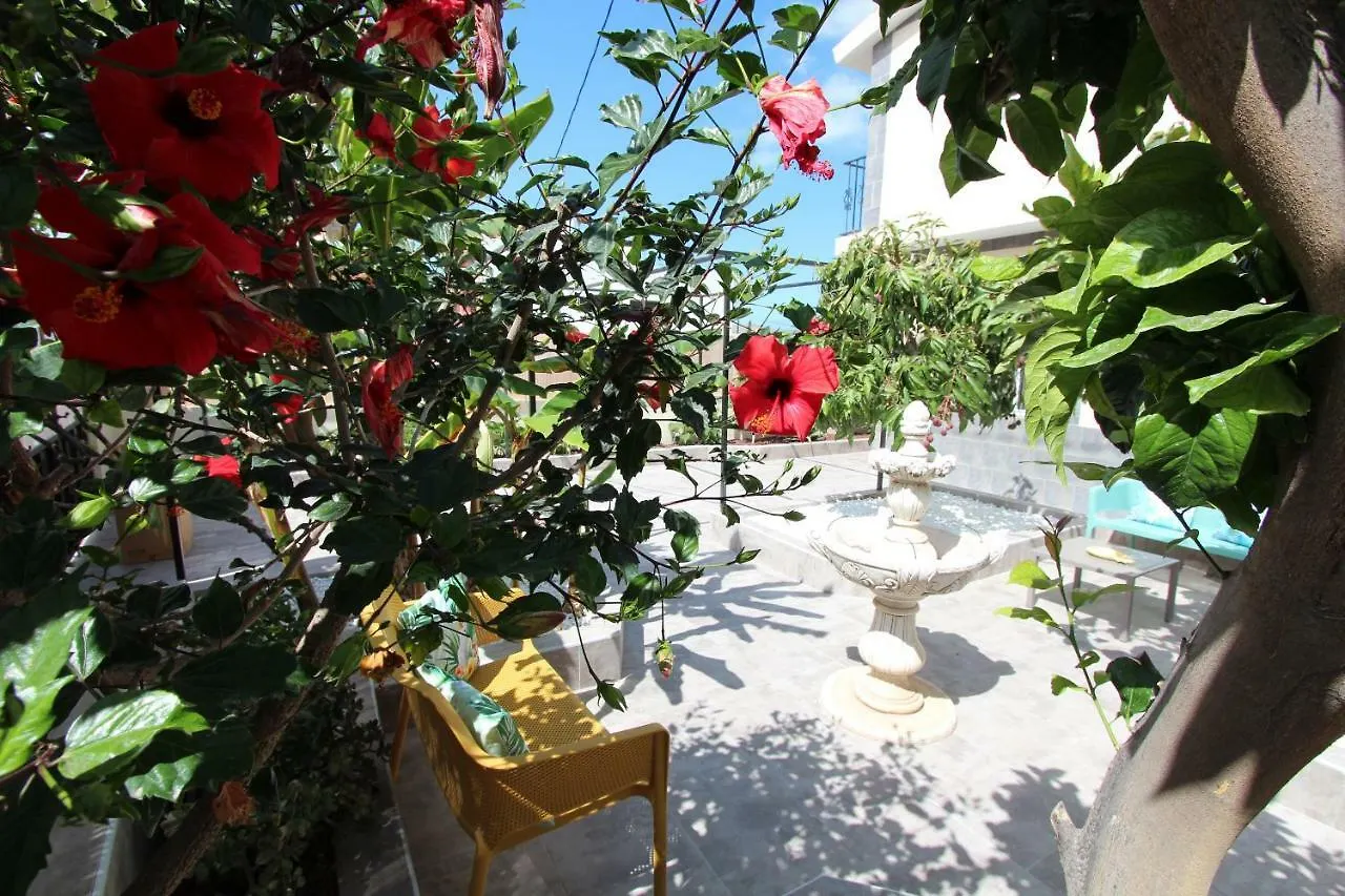 Vivatenerife - Gorgeous Villa With Heated Pool Buzanada 0*,  İspanya