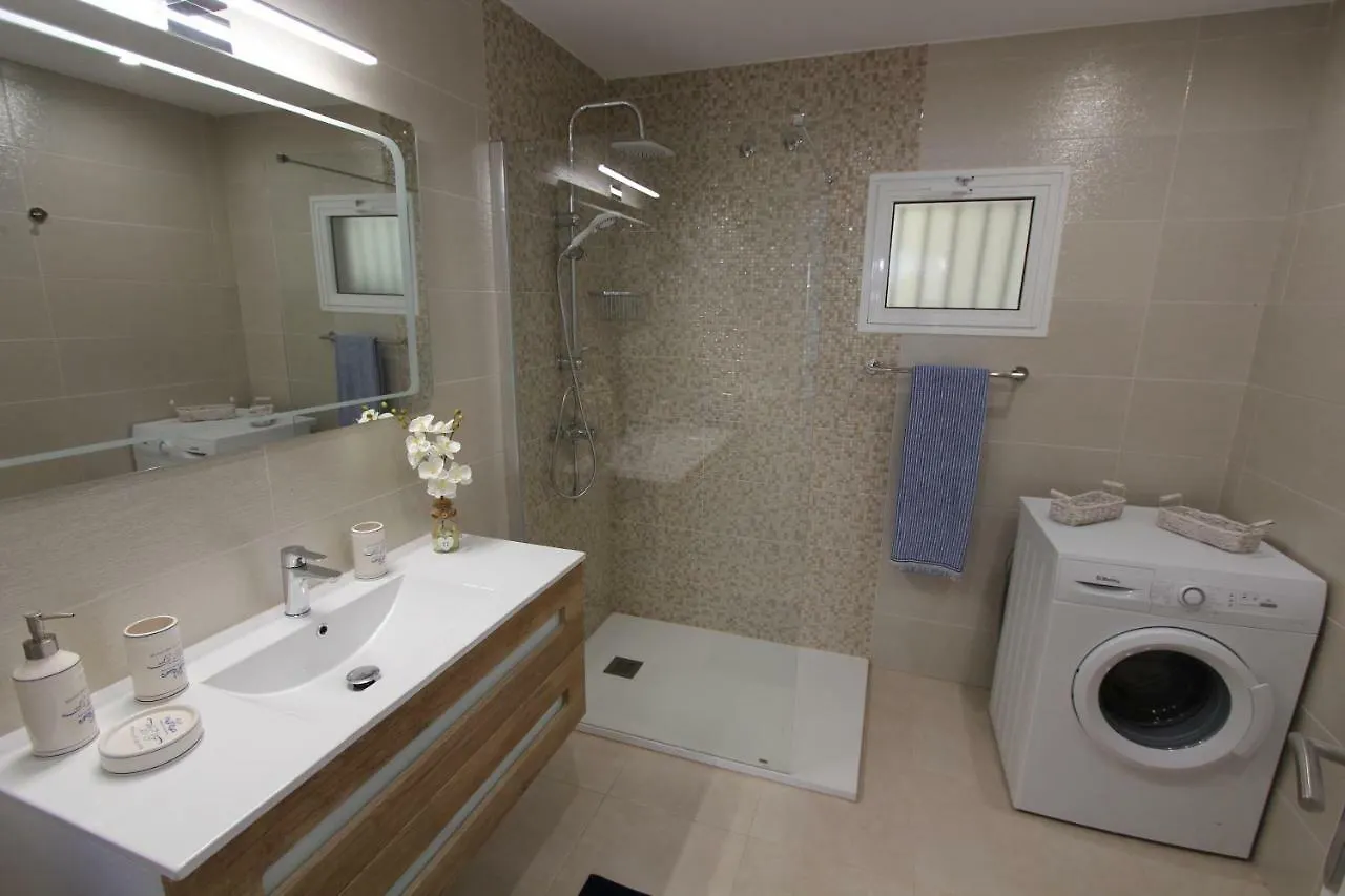 Vivatenerife - Gorgeous Villa With Heated Pool Buzanada İspanya